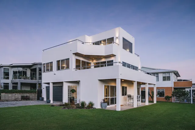 BEACH HOUSE_Whangamata