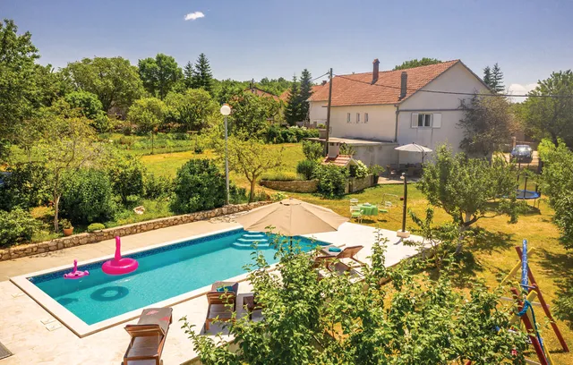 Holiday House Villa Flora