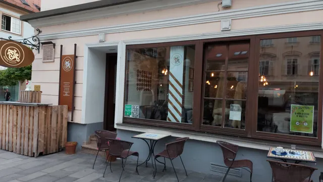 ARS Cafe Mestna kavarna