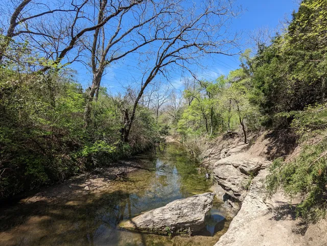 Hiking Trail Walnut Creek Park