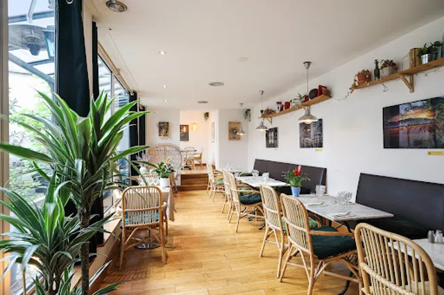 Les Marchands de Vin