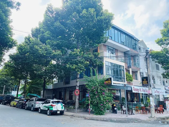 Sunny 1 Hometel & Coffee