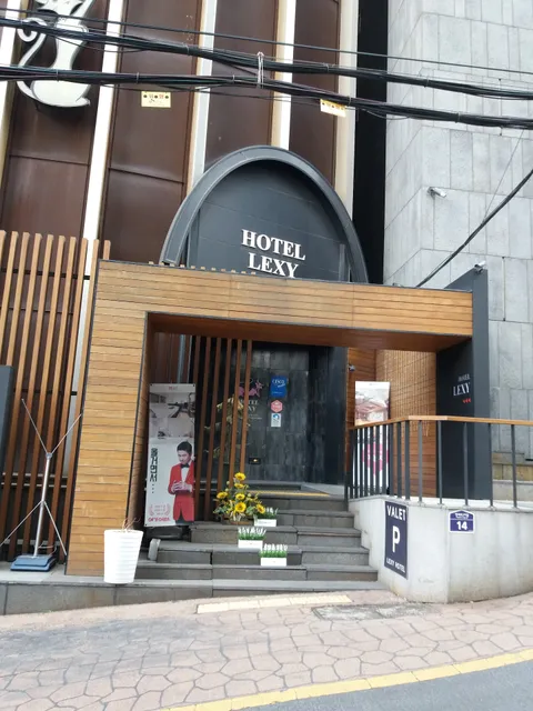 Lexy Hotel