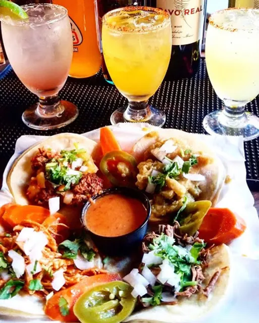 El Indio Botanas y Cerveza