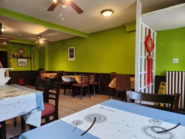 Lucky House Restaurant