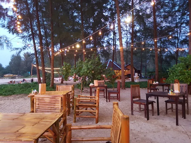 Pa Son Restaurant & Bar