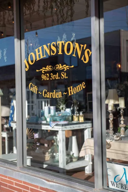 Johnston's Gift Garden Home