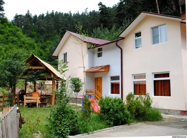 Sochi Guest House - ՍՈՃԻ Հյուրատուն