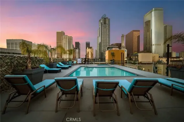 DTLA Windowloft Airbnb