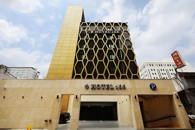 HOTEL 166