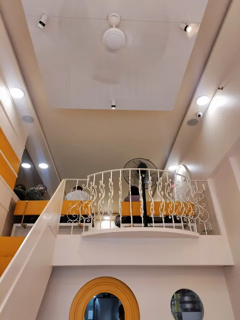 Yolkshire Wadgaon Sheri