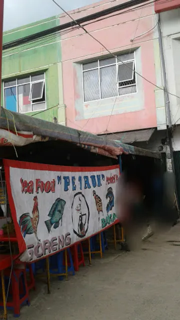 Seafood & Pecel Lele Petruk