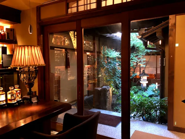 Bar the Lounge Top Note (ザ ラウンジ トップノート 別館)