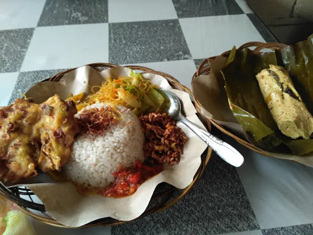 Nasi Uduk Betawi Mpok Yayah