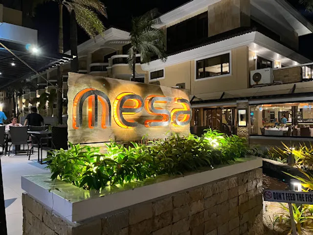 Mesa Filipino moderne