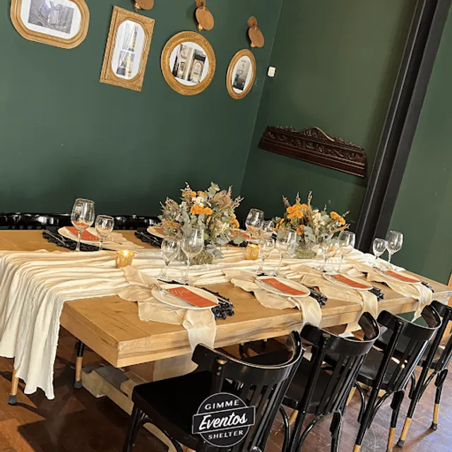 Restaurante Gimme Shelter House