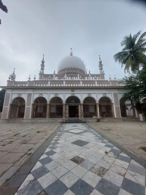 DARGAH HAZRAT YOUSUFAIN AND SHARIFAIN