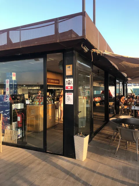 Terraza Azul. Marina Real Juan Carlos I.