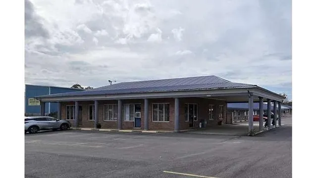 Travelodge by Wyndham Thomasville AL