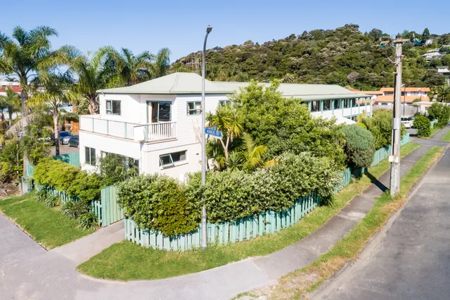 Bay of Islands Lodge