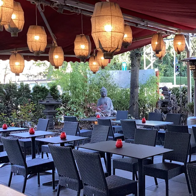 Viet Village Restaurant Pasing