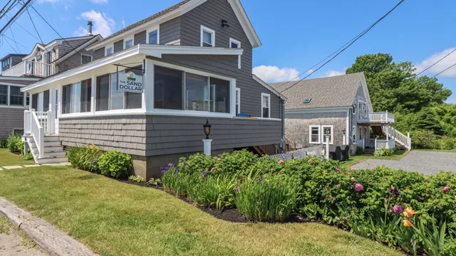 The Sand Dollar House & Suites