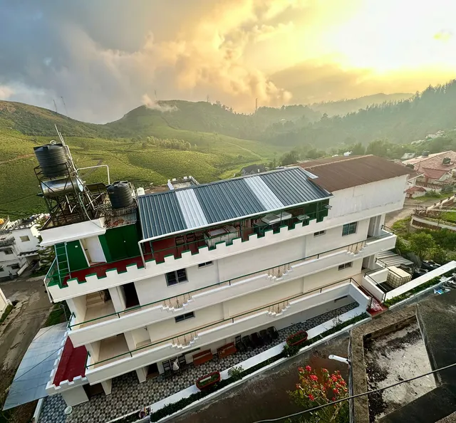 OYO 49853 Cee Yes Hillock View