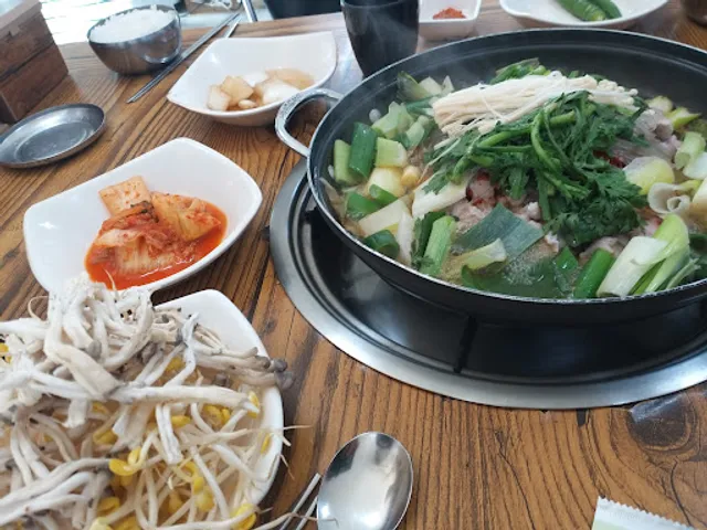 와촌식육식당 동서변점