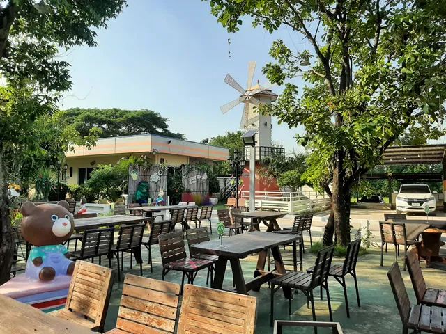 Walk in cafe' by mamuangkhu