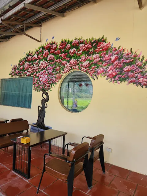 Tesla Bar & Restaurant