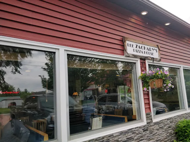 Zachary's Pizza Waterbury