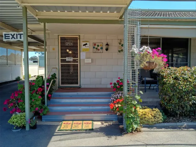 Donald Riverside Motel