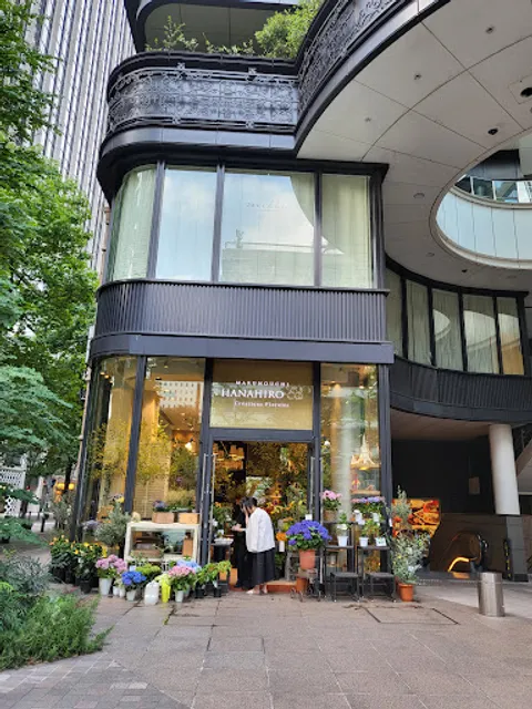 Marunouchi Brick Square