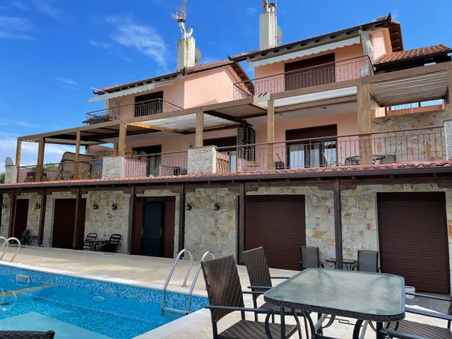 Captain's Apartments