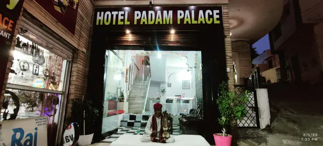 hotel padam palace