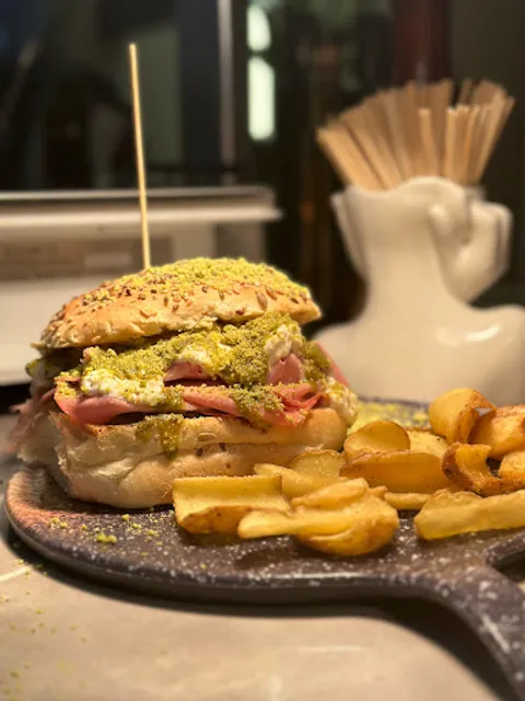 Caveau Food Experience