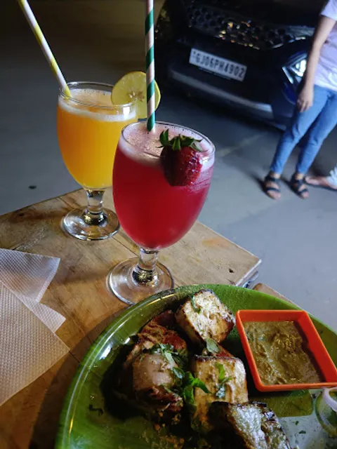 Mocktail Bar Eat & Drink