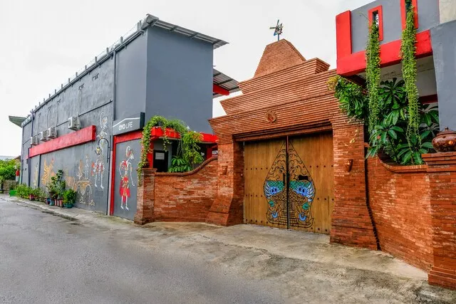 OYO Life 2615 Menik Jaya Margobawero