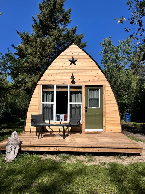 Smokey Hollow Motel & Resort