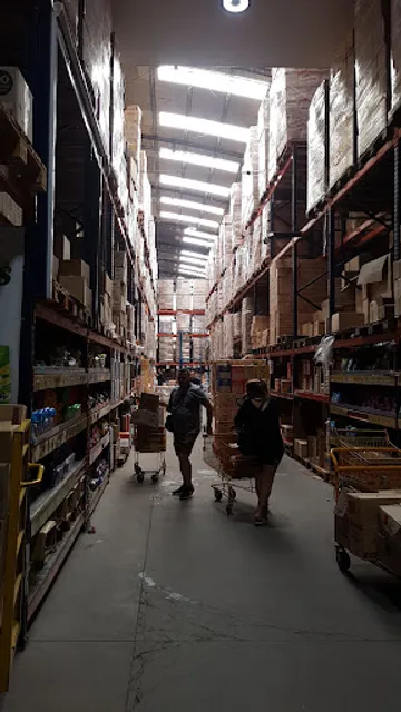 TYNA Wholesaler Distributor COOKIES AND TREATS