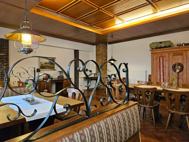 Zum schönsten Wiesengrunde in Klein-Gumpen