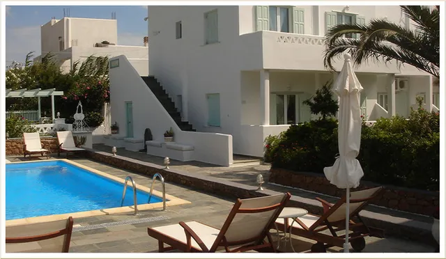 Crisio Studios and Apartments