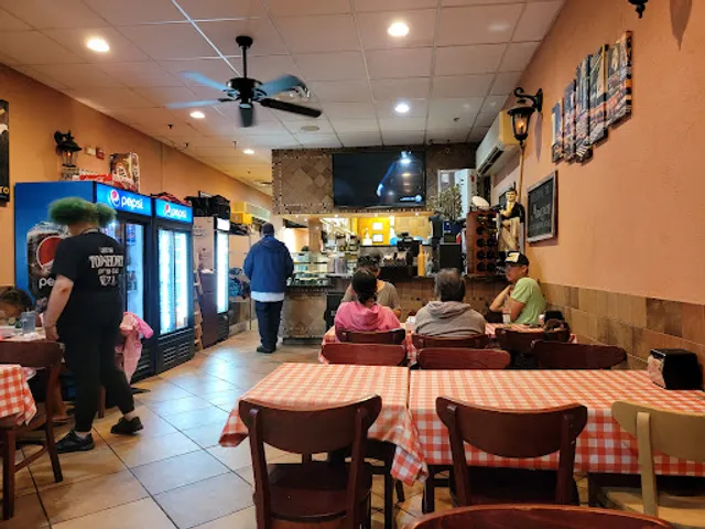 Maurizio's Pizzeria & Italian