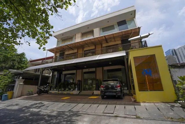 OYO Life 90020 Dpt33 Residence