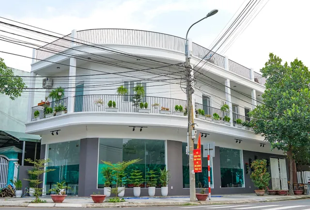 Local White House Da Nang