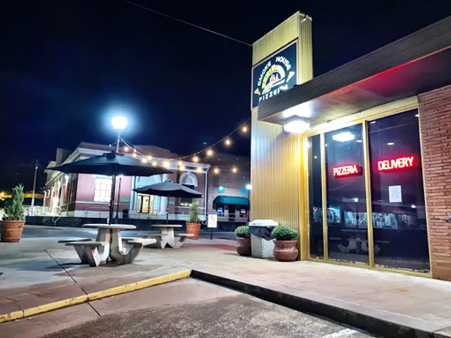 Smoke House Pizzeria