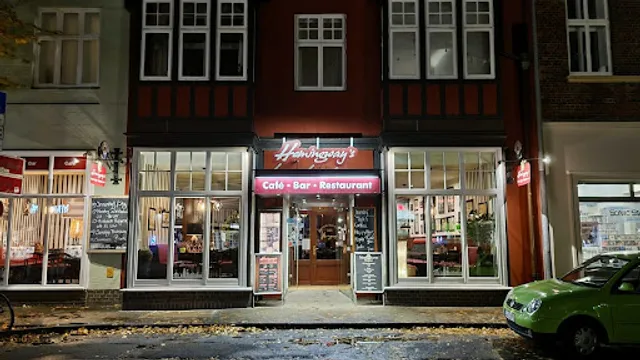 Hemingway's - Cafe, bar, restaurant