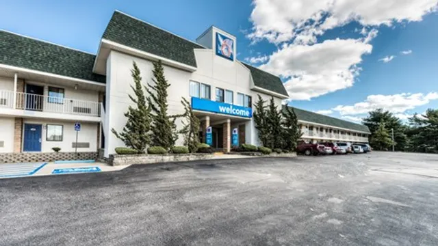 Motel 6 Niantic, CT - New London