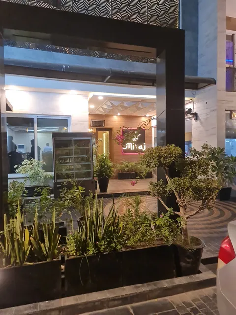Mizaj Restaurant مِزاج ریستوران