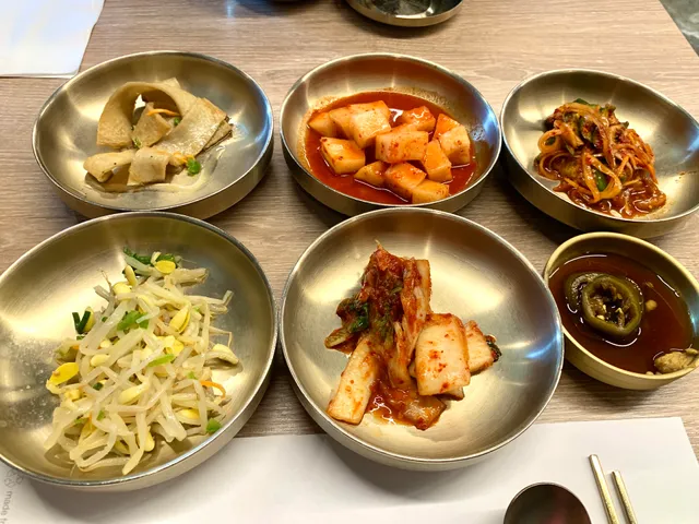 Brothers Gom Tang | 형제곰탕 | 兄弟 骨汤 Korean Restaurant